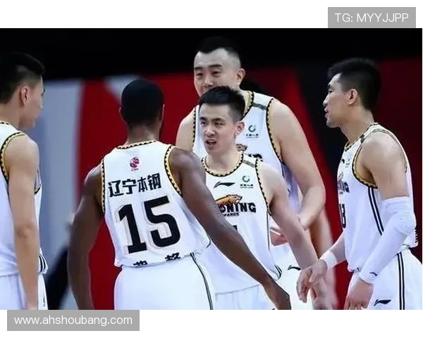 深圳篮球队在世界锦标赛积分榜上以53分稳居第一名展现强劲实力