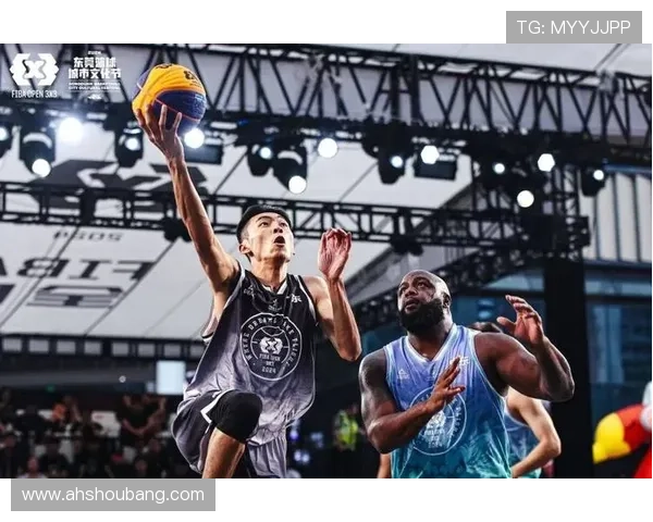 足球巨星与篮球传奇的巅峰对决谁将成为体育界的终极王者