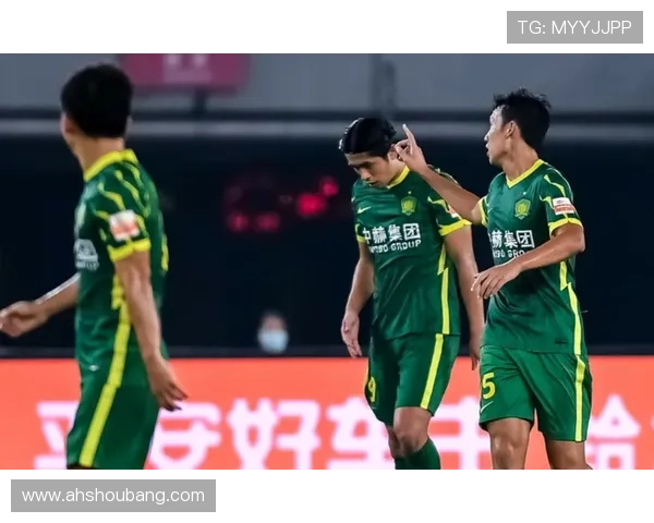 南京足球队以91分稳居锦标赛积分榜首位争冠形势一片大好 南京足球队以91分稳居锦标赛积分榜首位争冠形势一片大好