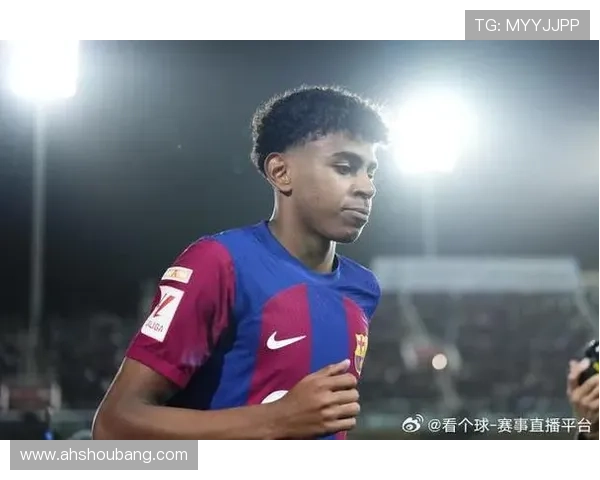 全球足坛新星崛起探索国际足球明星的成长之路与未来潜力